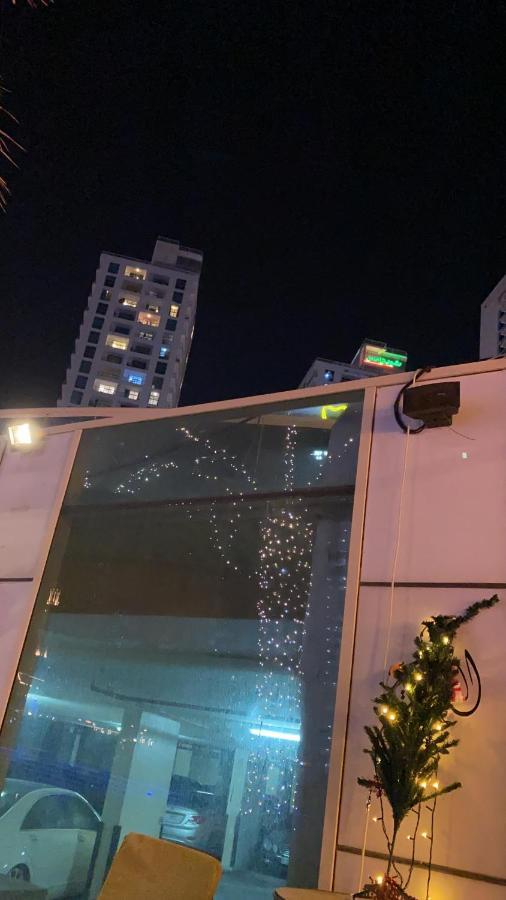 شقة Luxury 1Br In Dubai Marina, Ask For July Full Month Offer المظهر الخارجي الصورة